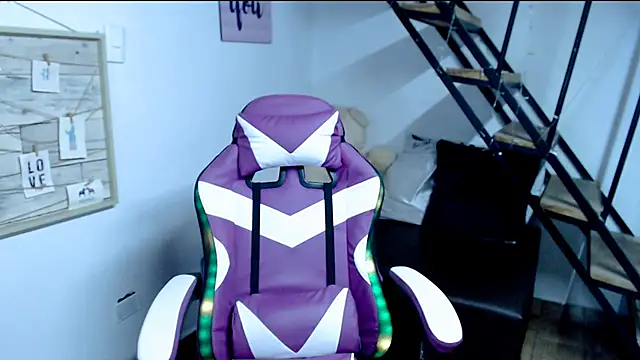 Snapshot of samantha_baby_ chatting on 09/23/25, 06:59 samantha baby online show from 09/23/25, 06:59