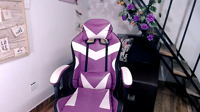 Snapshot of samantha_baby_ chatting on 03/27/26, 04:08 samantha baby online show from 03/27/26, 04:08