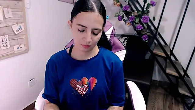 Snapshot of samantha_baby_ chatting on 04/01/26, 07:11 samantha baby online show from 04/01/26, 07:11