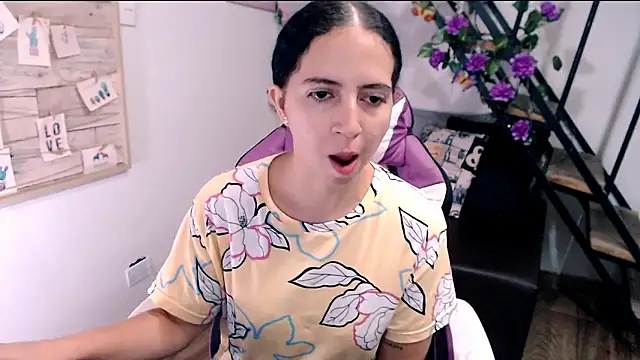 samantha baby  online show from 04/18/26, 07:07