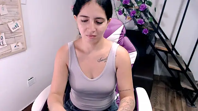 Snapshot of samantha_baby_ chatting on 03/21/26, 04:00 samantha baby online show from 03/21/26, 04:00