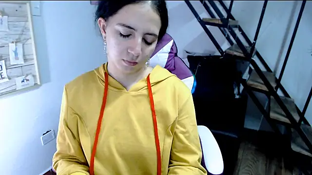 Snapshot of samantha_baby_ chatting on 09/18/25, 06:11 samantha baby online show from 09/18/25, 06:11