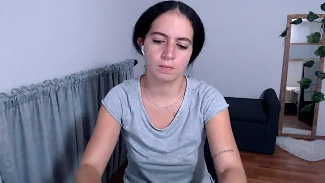 Snapshot of samantha_baby_ chatting on 11/21/25, 05:17 samantha baby online show from 11/21/25, 05:17