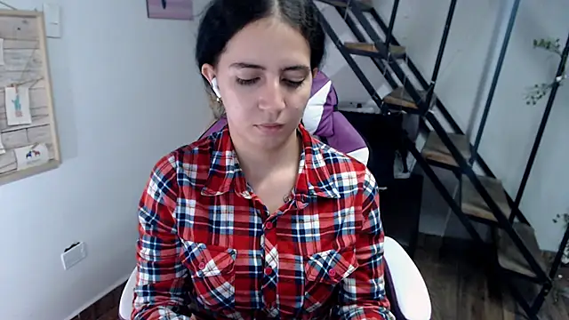 Snapshot of samantha_baby_ chatting on 10/13/25, 04:36 samantha baby online show from 10/13/25, 04:36