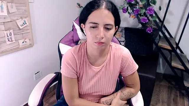 Snapshot of samantha_baby_ chatting on 03/24/26, 11:49 samantha baby online show from 03/24/26, 11:49