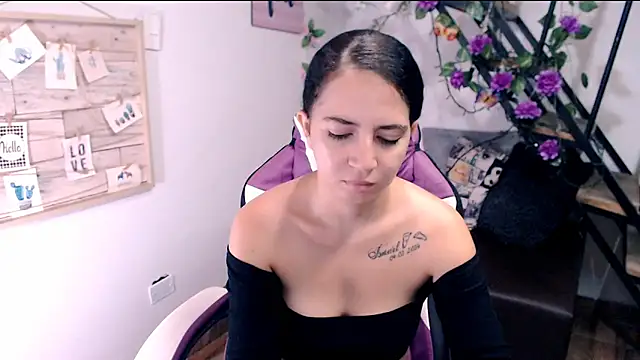 samantha baby  online show from 04/26/26, 01:52