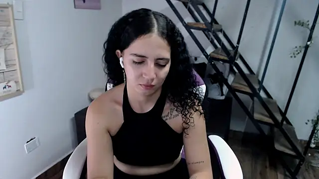 Snapshot of samantha_baby_ chatting on 10/13/25, 07:37 samantha baby online show from 10/13/25, 07:37