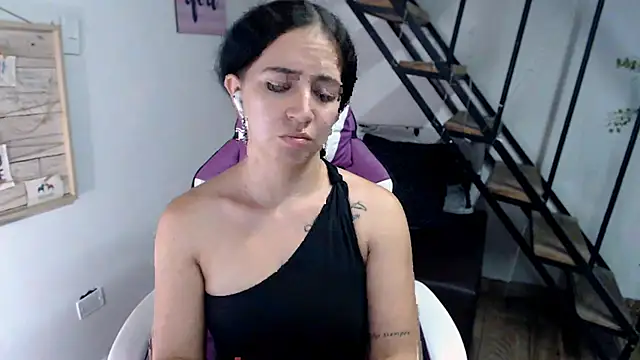 Snapshot of samantha_baby_ chatting on 10/23/25, 09:46 samantha baby online show from 10/23/25, 09:46