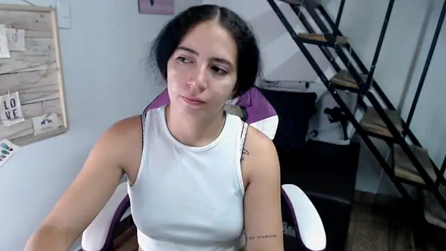 Snapshot of samantha_baby_ chatting on 10/19/25, 05:16 samantha baby online show from 10/19/25, 05:16