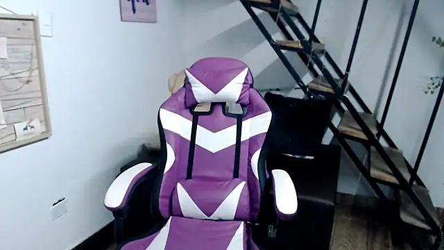 Snapshot of samantha_baby_ chatting on 11/18/25, 02:53 samantha baby online show from 11/18/25, 02:53