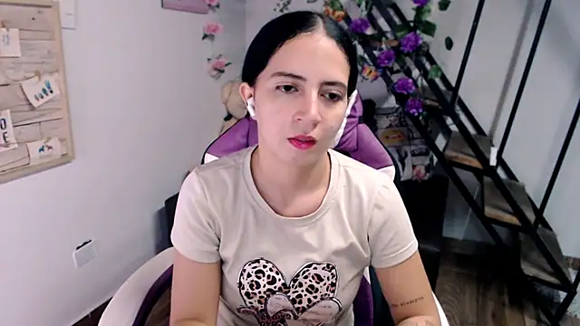 Snapshot of samantha_baby_ chatting on 02/17/26, 09:34 samantha baby online show from 02/17/26, 09:34