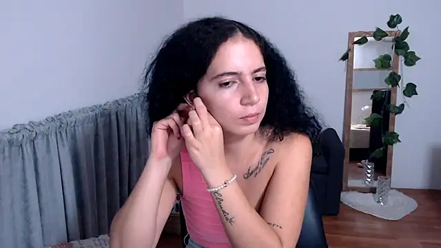 Snapshot of samantha_baby_ chatting on 11/30/25, 07:09 samantha baby online show from 11/30/25, 07:09