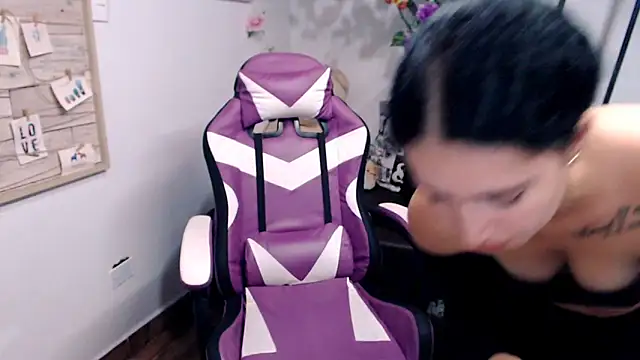 Snapshot of samantha_baby_ chatting on 02/24/26, 02:23 samantha baby online show from 02/24/26, 02:23