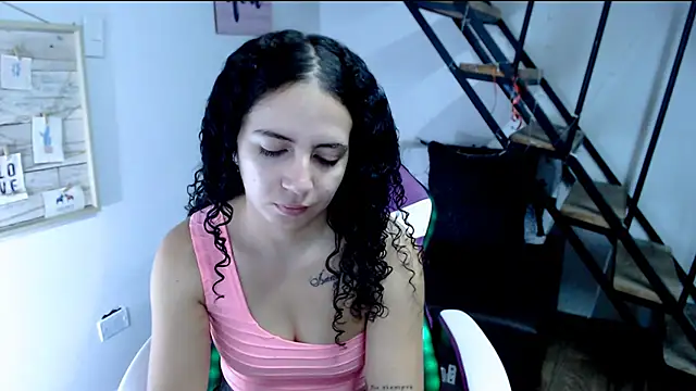 Snapshot of samantha_baby_ chatting on 09/13/25, 02:17 samantha baby online show from 09/13/25, 02:17
