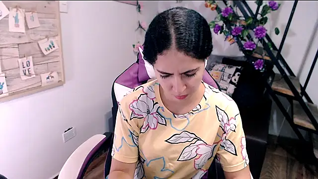 samantha baby  online show from 04/18/26, 06:21