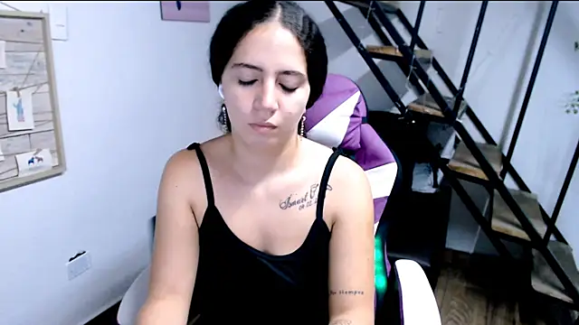 Snapshot of samantha_baby_ chatting on 09/27/25, 07:42 samantha baby online show from 09/27/25, 07:42