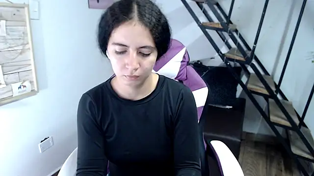 Snapshot of samantha_baby_ chatting on 11/05/25, 08:34 samantha baby online show from 11/05/25, 08:34