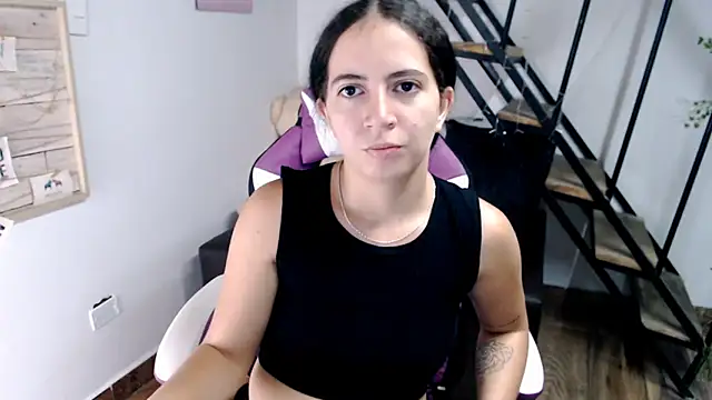 Snapshot of samantha_baby_ chatting on 11/20/25, 05:02 samantha baby online show from 11/20/25, 05:02