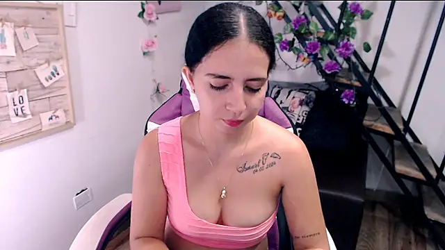 samantha baby  online show from 05/15/26, 06:17
