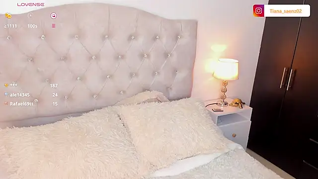 Snapshot of Tiana_saenz chatting on 03/07/25, 02:36 Tiana saenz online show from 03/07/25, 02:36