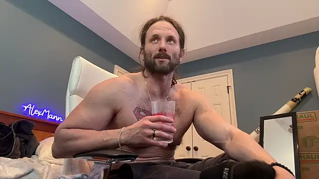Snapshot of alexmannd chatting on 02/18/25, 04:03 alexmannd online show from 02/18/25, 04:03