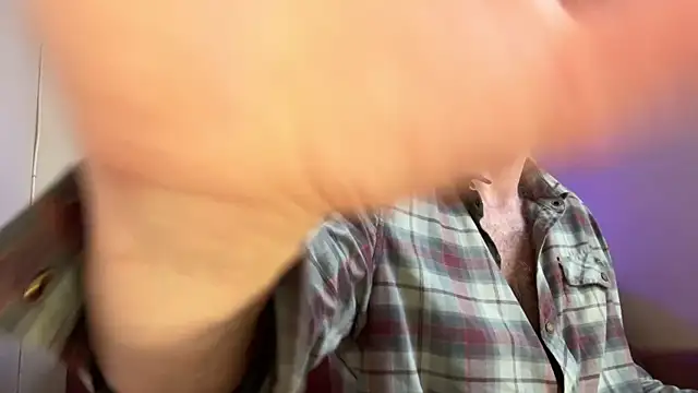 Snapshot of alexmannd chatting on 12/18/25, 08:56 alexmannd online show from 12/18/25, 08:56