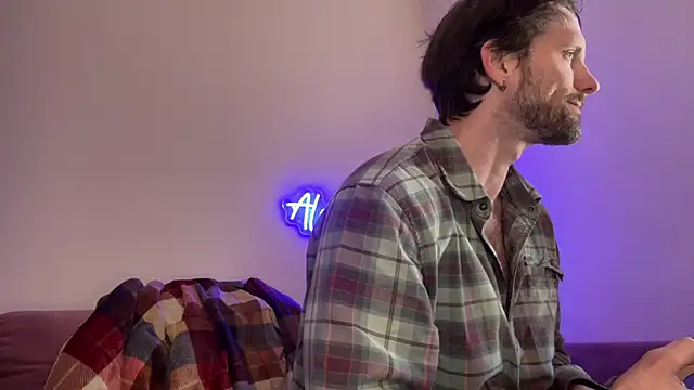 Snapshot of alexmannd chatting on 11/05/25, 06:00 alexmannd online show from 11/05/25, 06:00