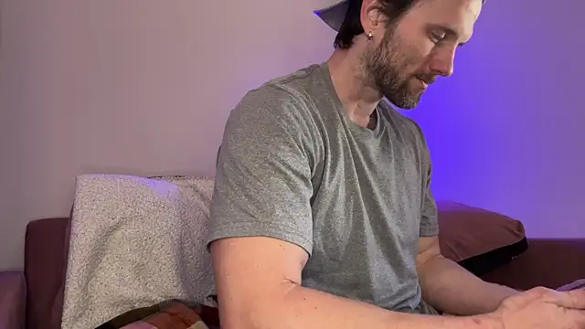 Snapshot of alexmannd chatting on 11/07/25, 08:13 alexmannd online show from 11/07/25, 08:13