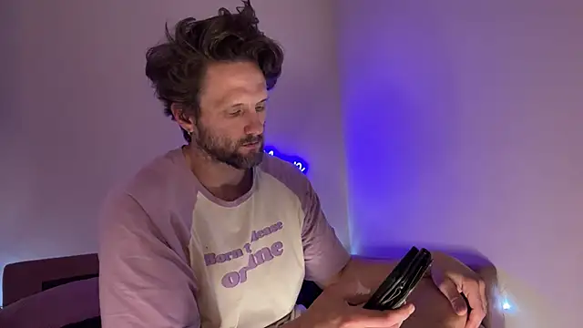 Snapshot of alexmannd chatting on 11/23/25, 05:34 alexmannd online show from 11/23/25, 05:34