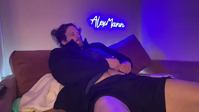 Snapshot of alexmannd chatting on 11/27/25, 02:28 alexmannd online show from 11/27/25, 02:28