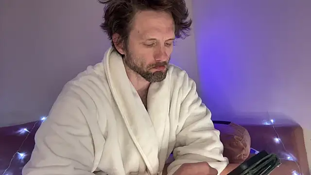 Snapshot of alexmannd chatting on 12/03/25, 05:34 alexmannd online show from 12/03/25, 05:34