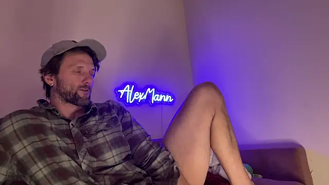 Snapshot of alexmannd chatting on 11/21/25, 07:24 alexmannd online show from 11/21/25, 07:24