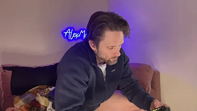 Snapshot of alexmannd chatting on 11/08/25, 05:05 alexmannd online show from 11/08/25, 05:05