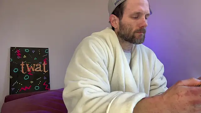 Snapshot of alexmannd chatting on 12/16/25, 06:01 alexmannd online show from 12/16/25, 06:01