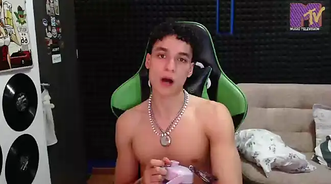 Curly Angel24 online show from 02/02/25, 11:21