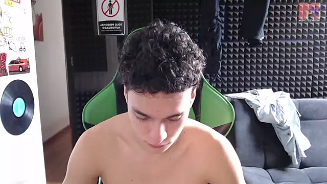 Curly Angel24 online show from 12/15/25, 04:02