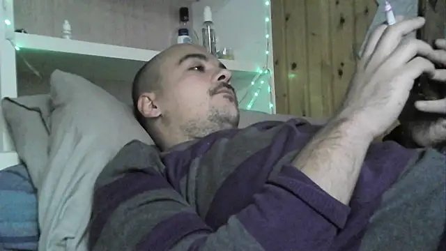 Snapshot of ItalianVinDiesel chatting on 09/28/25, 08:21 ItalianVinDiesel online show from 09/28/25, 08:21