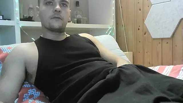 Snapshot of ItalianVinDiesel chatting on 10/30/25, 03:09 ItalianVinDiesel online show from 10/30/25, 03:09