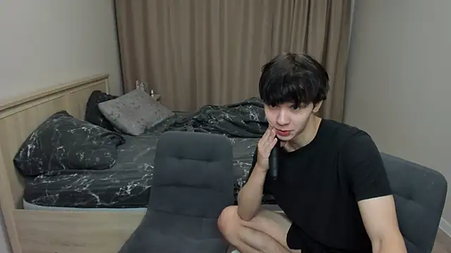 Snapshot of lil_cassie chatting on 09/27/25, 04:13 lil cassie online show from 09/27/25, 04:13