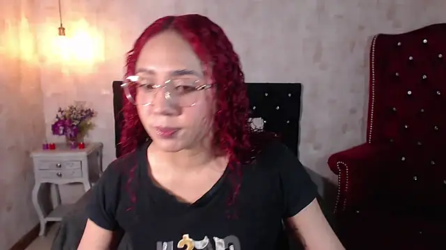 Snapshot of IsabelaLatina chatting on 07/16/26, 12:51 IsabelaLatina online show from 07/16/26, 12:51