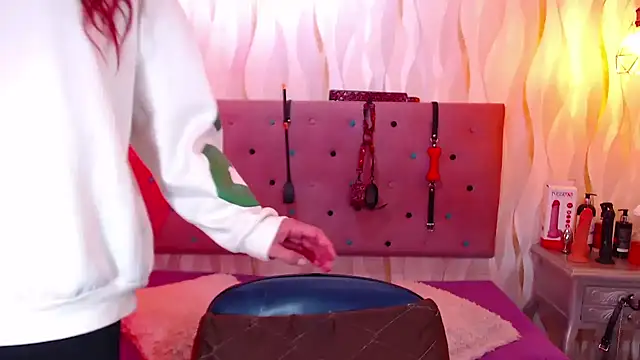 IsabelaLatina online show from 01/06/26, 04:00