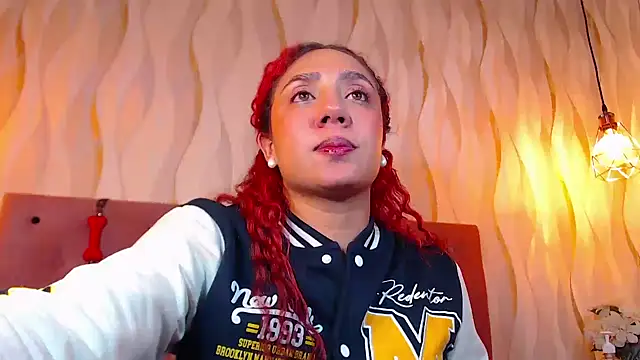 IsabelaLatina online show from 02/05/26, 04:30