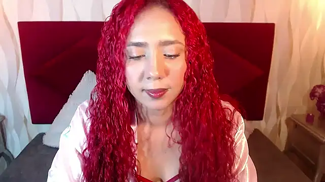 IsabelaLatina online show from 05/10/26, 02:26