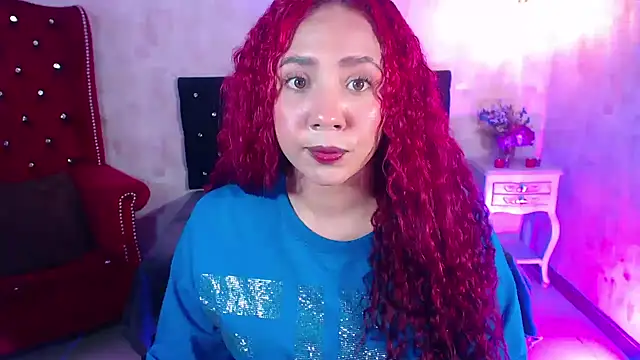 Snapshot of IsabelaLatina chatting on 07/20/26, 02:30 IsabelaLatina online show from 07/20/26, 02:30