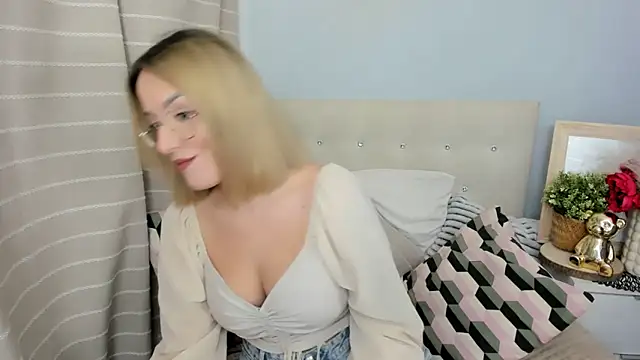 MollyFlowers online show from 03/04/26, 08:05