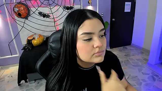 Snapshot of martinasaez chatting on 10/25/25, 08:42 martinasaez online show from 10/25/25, 08:42