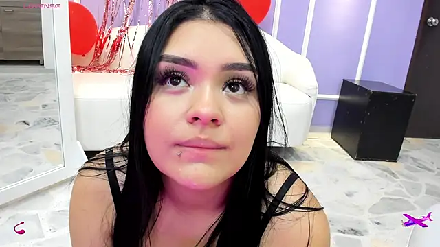 Snapshot of martinasaez chatting on 02/15/25, 08:12 martinasaez online show from 02/15/25, 08:12