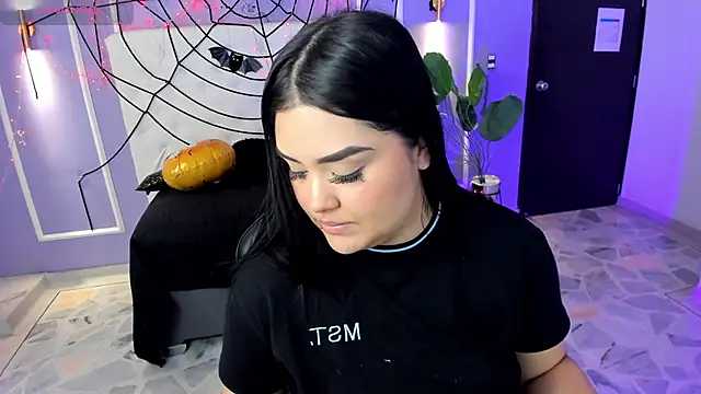 Snapshot of martinasaez chatting on 10/29/25, 08:08 martinasaez online show from 10/29/25, 08:08