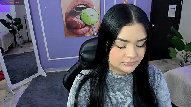 Snapshot of martinasaez chatting on 11/14/25, 08:12 martinasaez online show from 11/14/25, 08:12