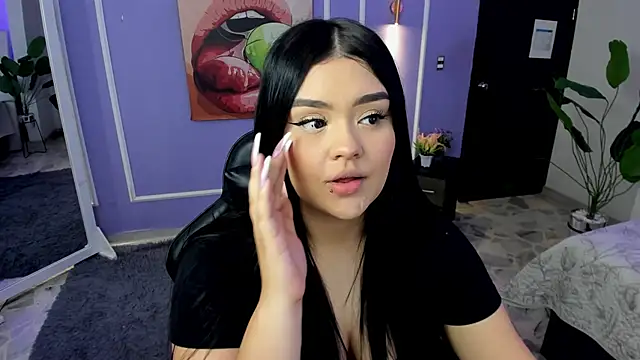 Snapshot of martinasaez chatting on 11/11/25, 08:14 martinasaez online show from 11/11/25, 08:14